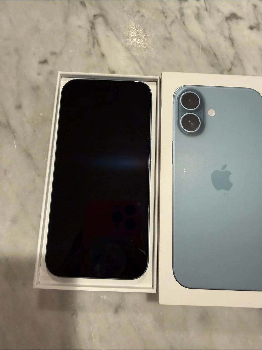 Apple iPhone 16 Teal 128GB *like new*